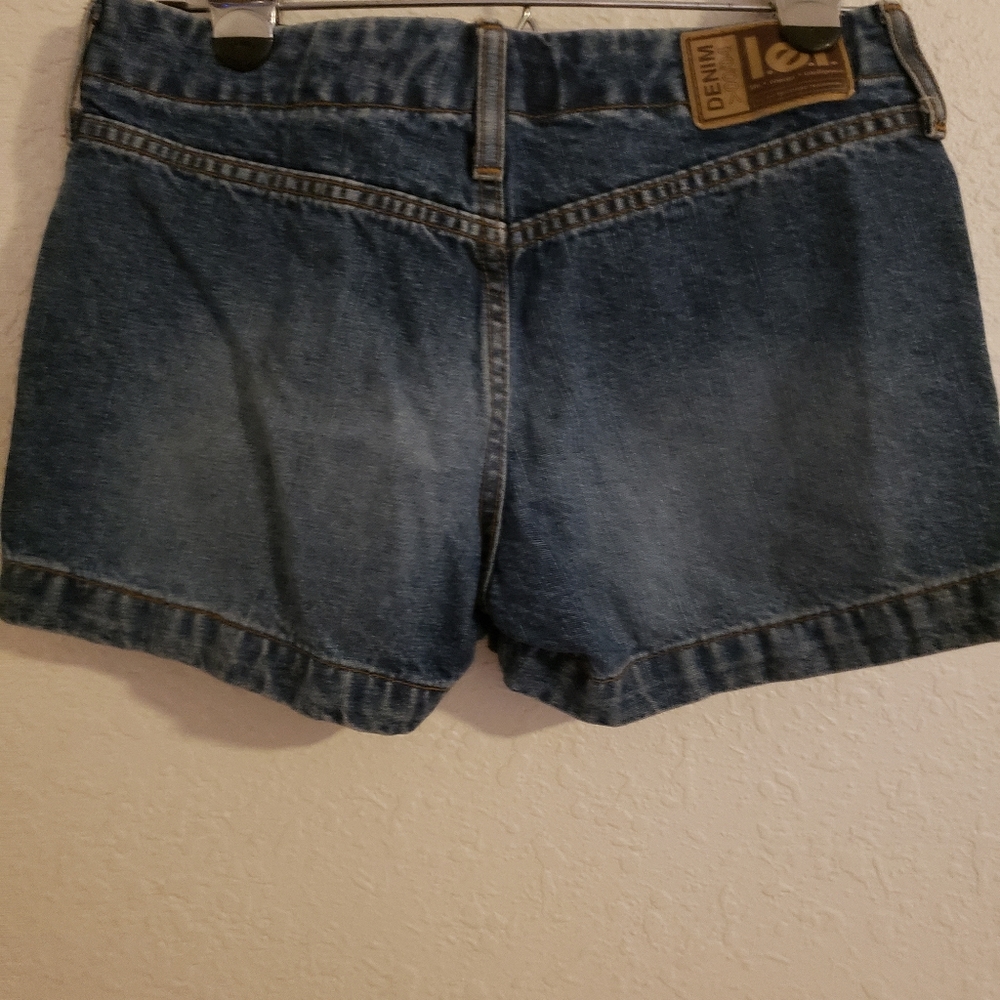Shorts - Picture 2 of 2